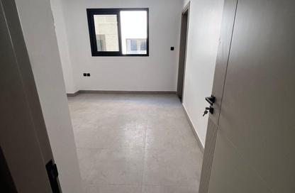 شقة - 2 غرف نوم - 3 حمامات للايجار في الفلاح - تجارية مويلح - الشارقة