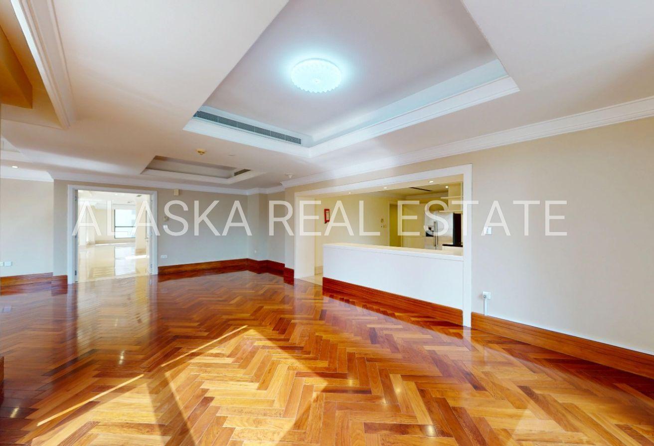 Prime Location | All Bills Included | Unfurnished photo 4