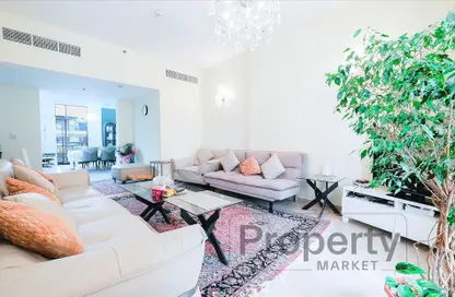 Apartment - 3 Bedrooms - 4 Bathrooms for sale in Silicon Gates 1 - Silicon Gates - Dubai Silicon Oasis - Dubai