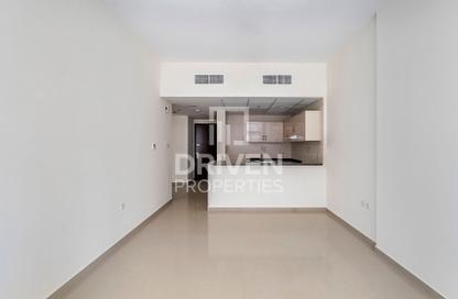 شقة - غرفة نوم - 2 حمامات للبيع في برج يونى استايت الرياضية - مدينة دبي الرياضية - دبي