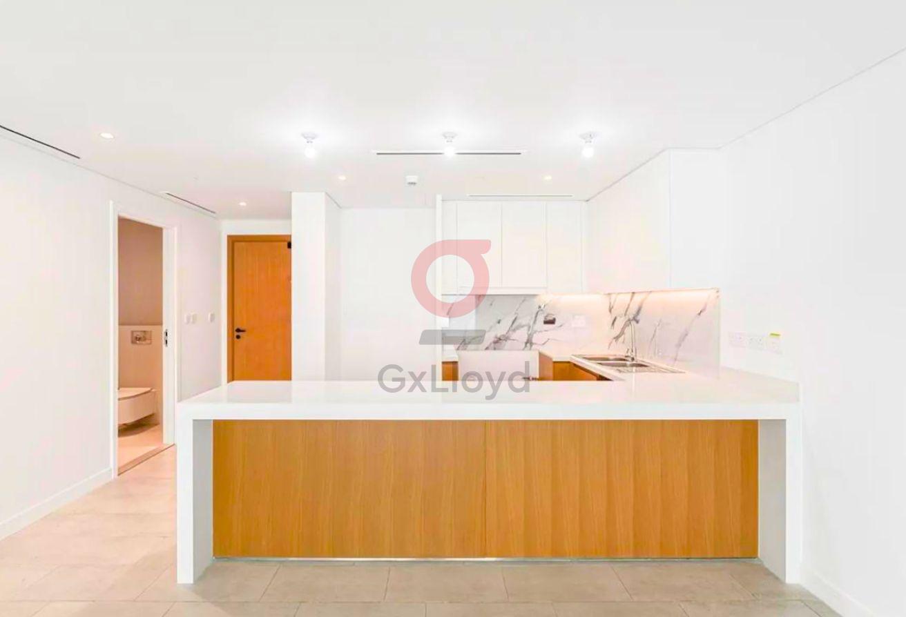 Premium 2BR | Water View | Prime Location photo 5
