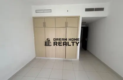 شقة - 3 غرف نوم - 4 حمامات للايجار في برج ب او اس الخان - الخان - الشارقة