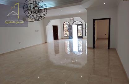 Apartment - 3 - 5 for rent in Al Falaj - Al Riqqa - Sharjah