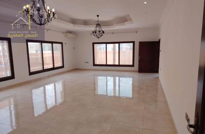 Apartment - 3 - 5 for rent in Al Falaj - Al Riqqa - Sharjah