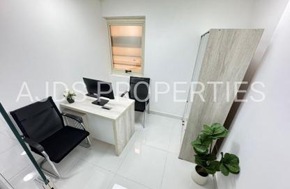 Office Space - Studio - 1 Bathroom for rent in Silver Home Building - Hor Al Anz - Deira - Dubai