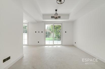 Villa - 2 Bedrooms - 2 Bathrooms for rent in Springs 3 - The Springs - Dubai