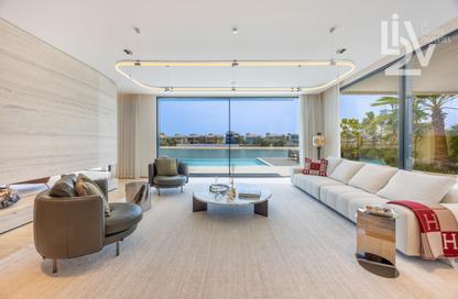 Villa - 5 - 6 for sale in Garden Homes Frond F - Garden Homes - Palm Jumeirah - Dubai