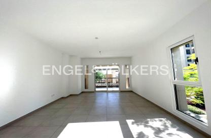 Apartment - 2 Bedrooms - 2 Bathrooms for rent in Lamtara 1 - Madinat Jumeirah Living - Umm Suqeim - Dubai