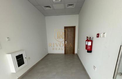 Shop - Studio - 1 for rent in Al Karama - Dubai