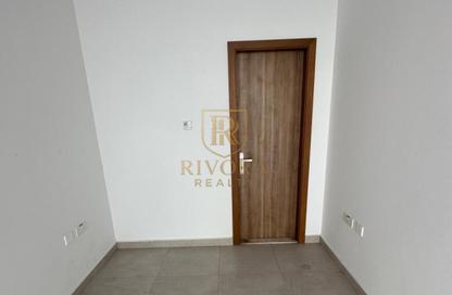 Shop - Studio - 1 for rent in Al Karama - Dubai Shop - Studio - 1 for rent in Al Karama - Dubai