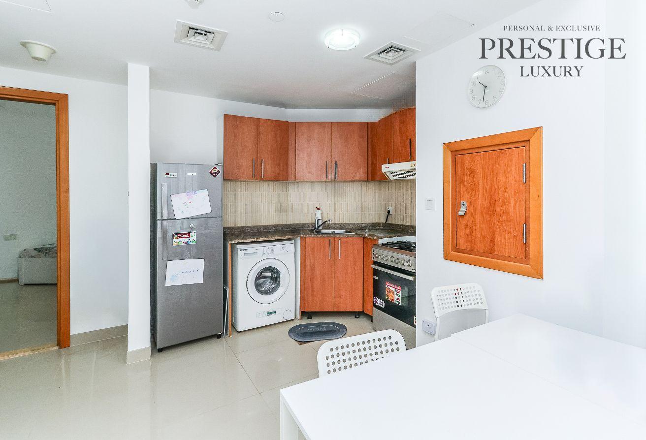 1Bed | Furnished | Lake View | Vacant photo 6
