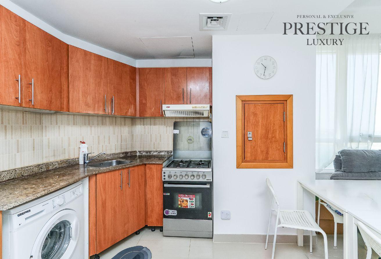 1Bed | Furnished | Lake View | Vacant photo 7