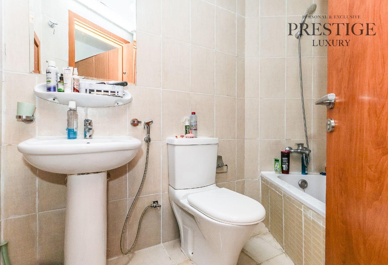 1Bed | Furnished | Lake View | Vacant photo 12