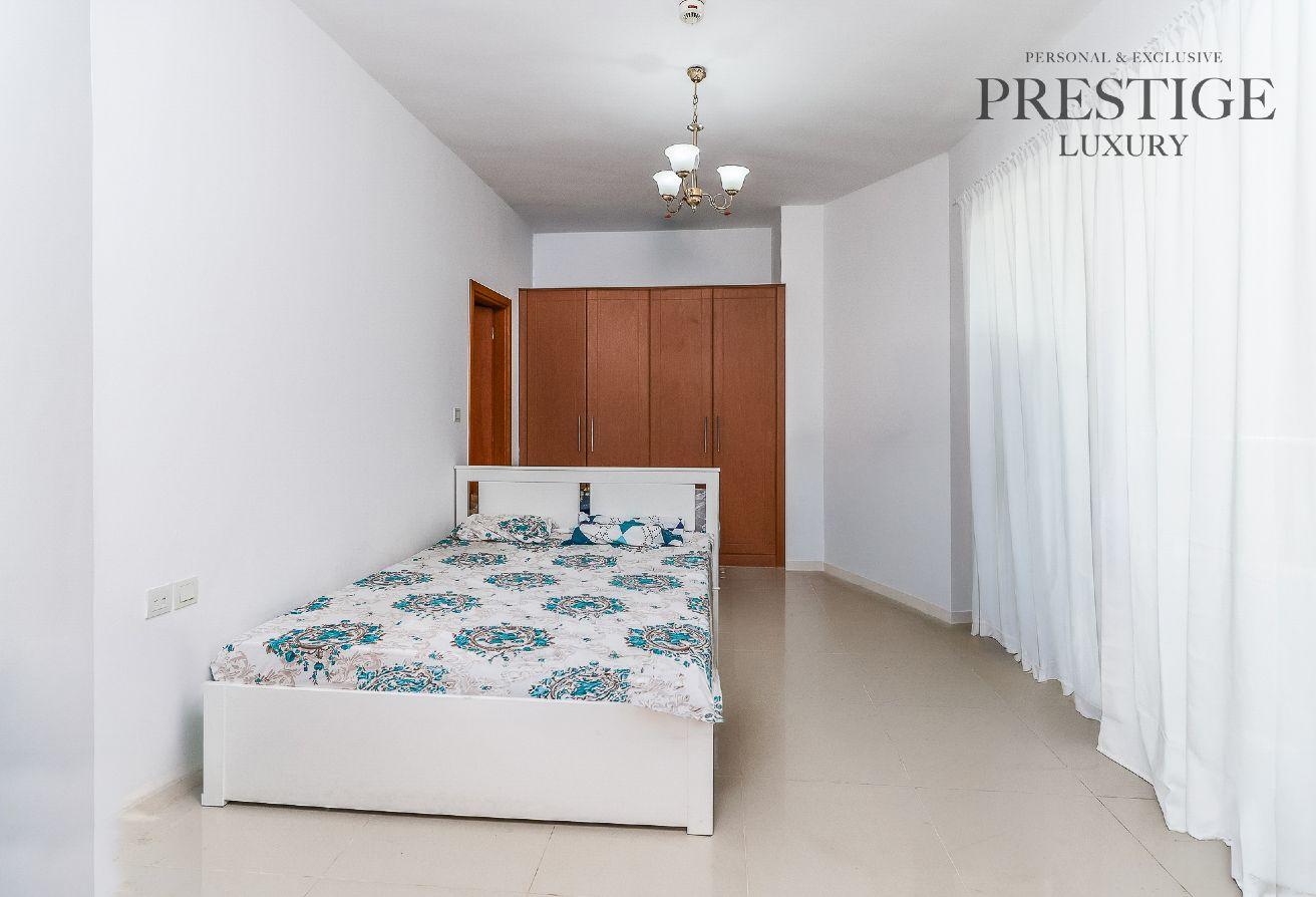 1Bed | Furnished | Lake View | Vacant photo 9