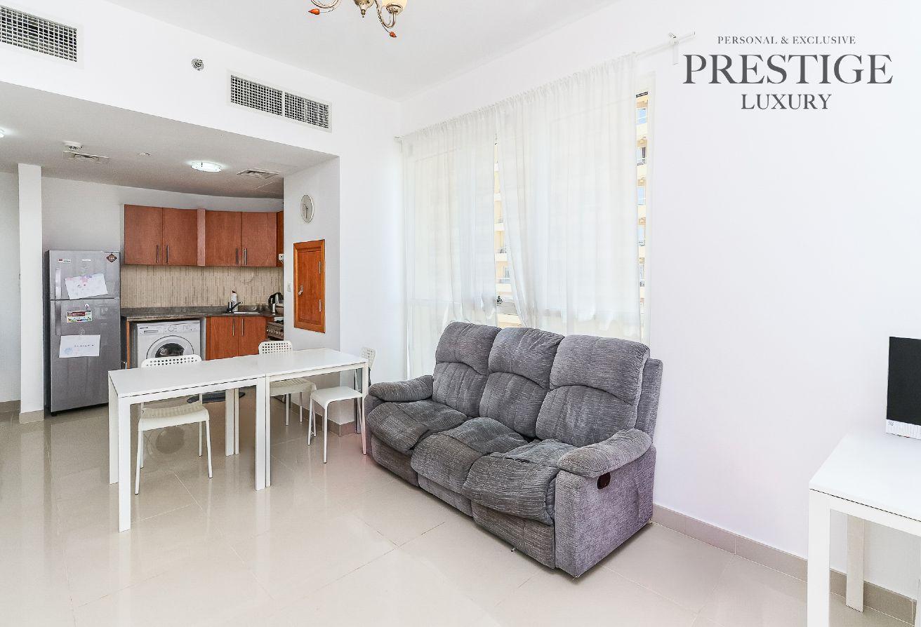 1Bed | Furnished | Lake View | Vacant photo 5