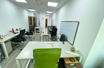 مكتب - غرفة نوم - 1 حمام للايجار في برج لطيفة - شارع الشيخ زايد - دبي