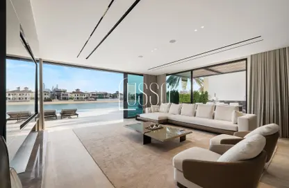 Villa - 5 Bedrooms - 6 Bathrooms for rent in Garden Homes Frond L - Garden Homes - Palm Jumeirah - Dubai