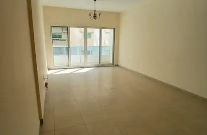 Apartment - 2 Bedrooms - 2 Bathrooms for rent in Al Khan - Sharjah