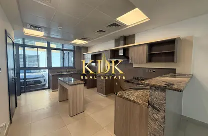 فيلا - 4 غرف نوم - 6 حمامات للايجار في فيلات كمفي - منطقة 11 - قرية جميرا الدائرية - دبي