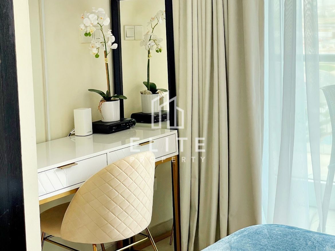 THE MINIMALIST | JLT STUDIO WITH PARTIAL LAKE VIEW