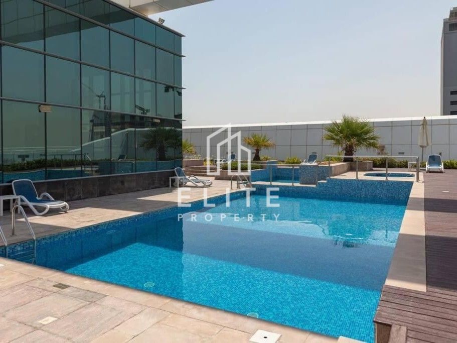 THE MINIMALIST | JLT STUDIO WITH PARTIAL LAKE VIEW