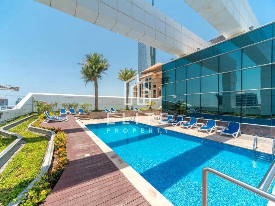 THE MINIMALIST | JLT STUDIO WITH PARTIAL LAKE VIEW