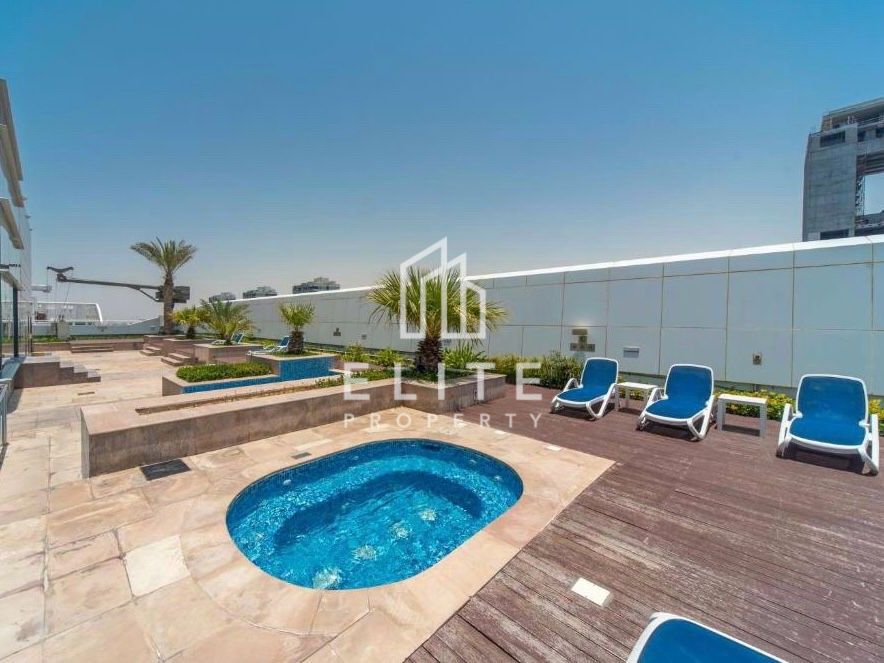 THE MINIMALIST | JLT STUDIO WITH PARTIAL LAKE VIEW