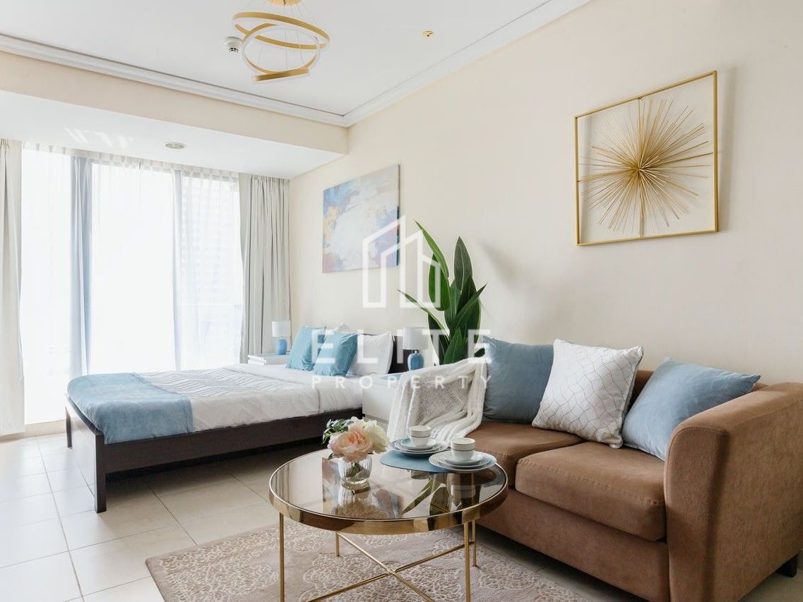 THE MINIMALIST | JLT STUDIO WITH PARTIAL LAKE VIEW
