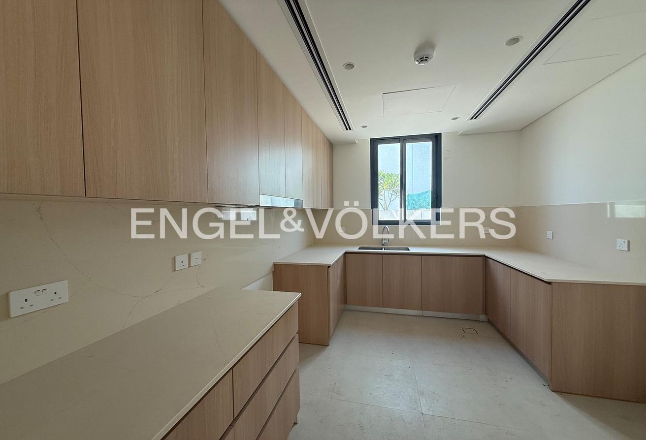 Standalone | Park View | Spacious photo 3
