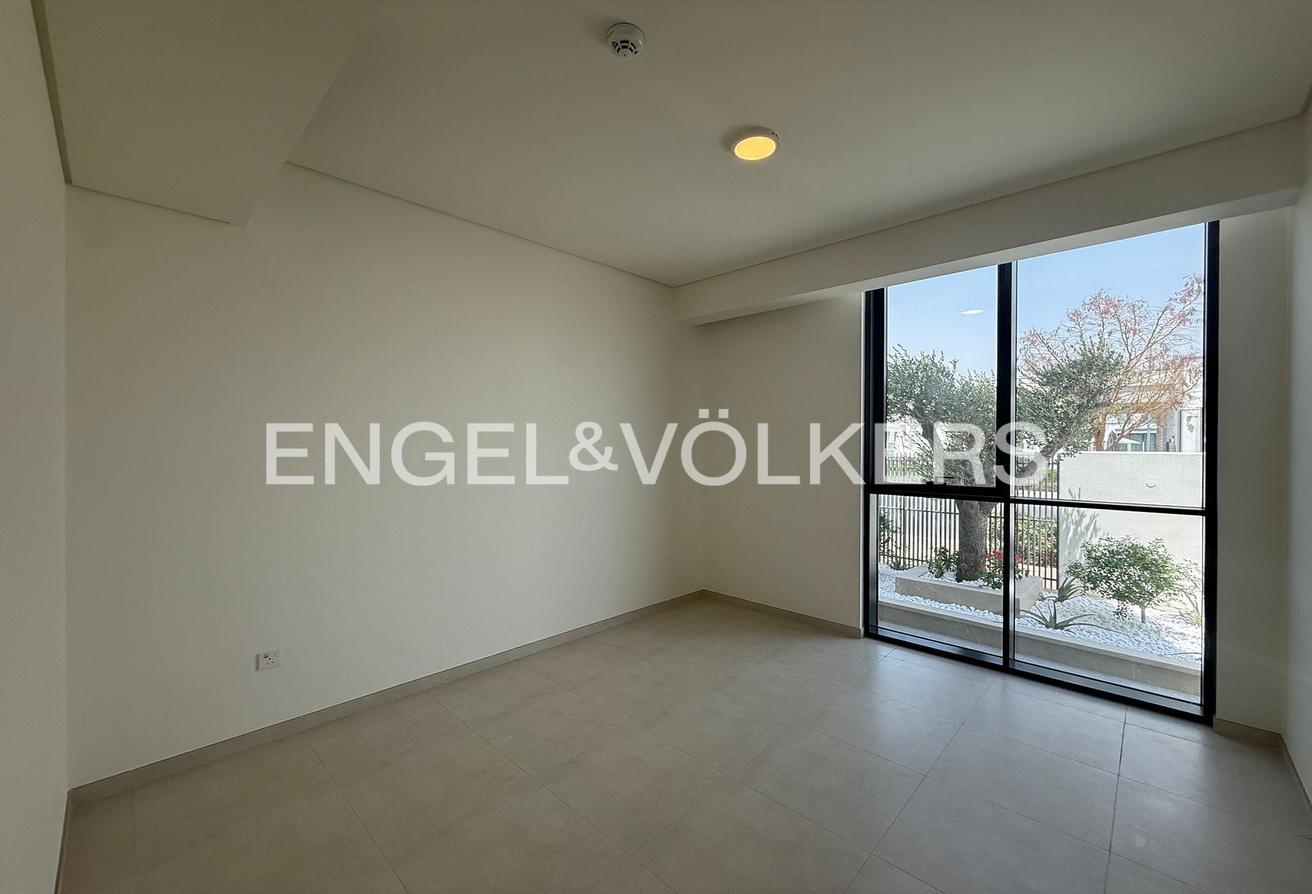 Standalone | Park View | Spacious photo 8