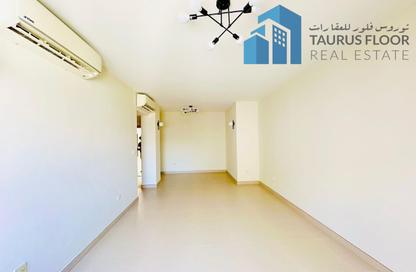Apartment - 1 Bedroom - 2 Bathrooms for rent in Dar Al Buteen 1 - Al Muraqqabat - Deira - Dubai