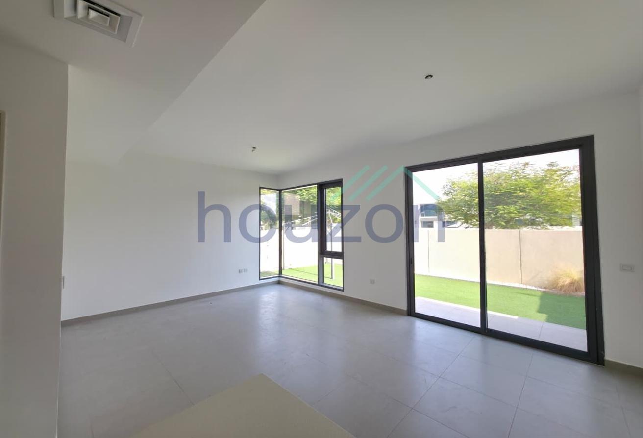 Chiller Free 4BR + Maids | Close to Pool & Park photo 2
