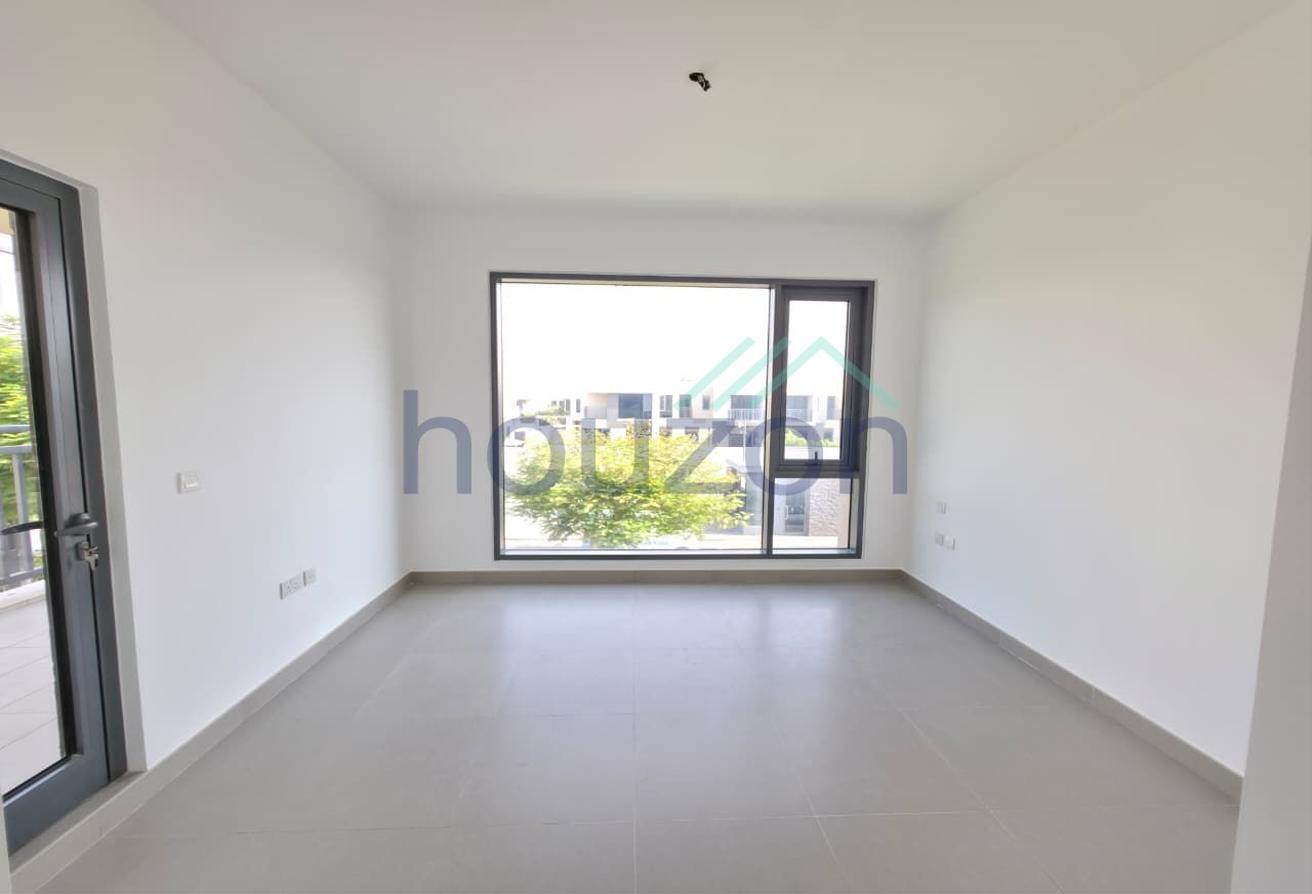 Chiller Free 4BR + Maids | Close to Pool & Park photo 8