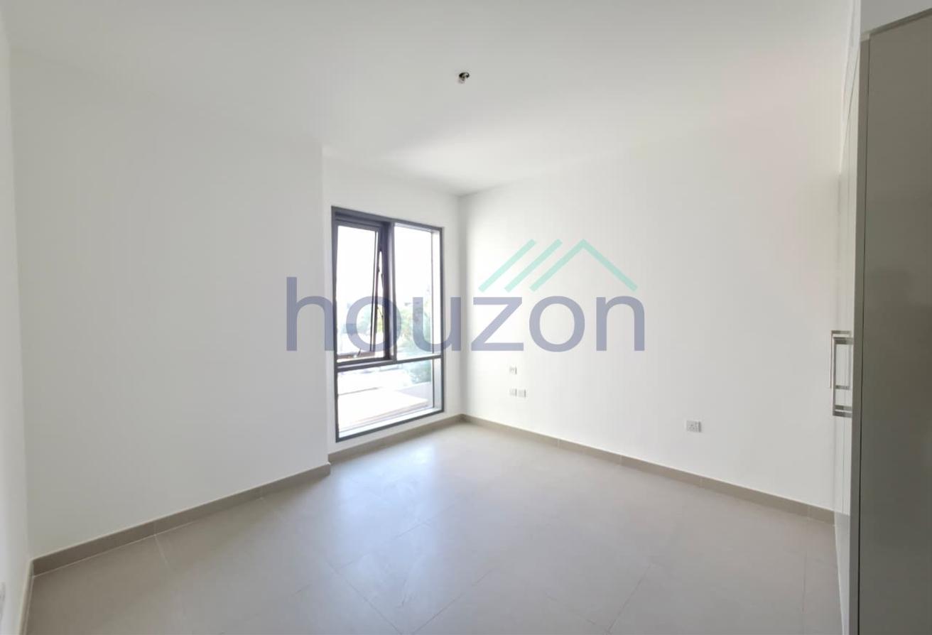 Chiller Free 4BR + Maids | Close to Pool & Park photo 7