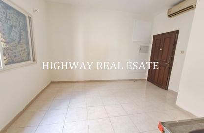 Apartment - Studio - 1 for rent in Muwailih Building - Muwaileh - Sharjah