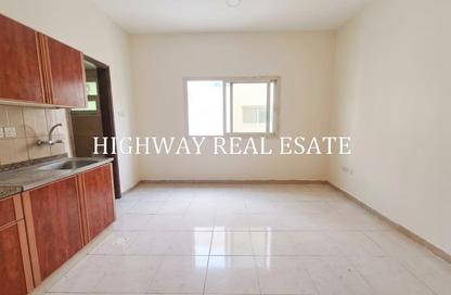 Apartment - Studio - 1 for rent in Muwailih Building - Muwaileh - Sharjah