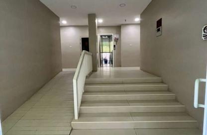 عمارة بالكامل - 7+ - 7+ للبيع في طريق فاير ستاشن - مويلح - الشارقة
