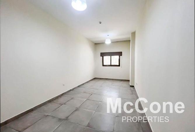 73850392 - Property Image 3