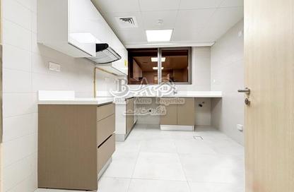 Apartment - 3 Bedrooms - 4 Bathrooms for rent in Hamdan Street - Abu Dhabi