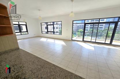 Apartment - 3 Bedrooms - 3 Bathrooms for rent in Al Ghaf 4 - Al Ghaf - Greens - Dubai