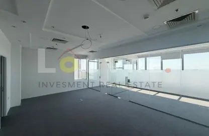 مكتب - 2 غرف نوم - 1 حمام للايجار في شارع المطار - أبوظبي