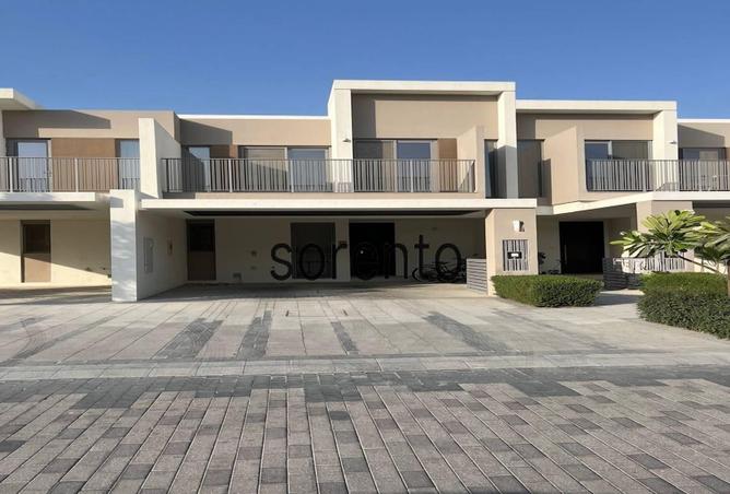 Pool & Park backing | Landscaped | Prime Location