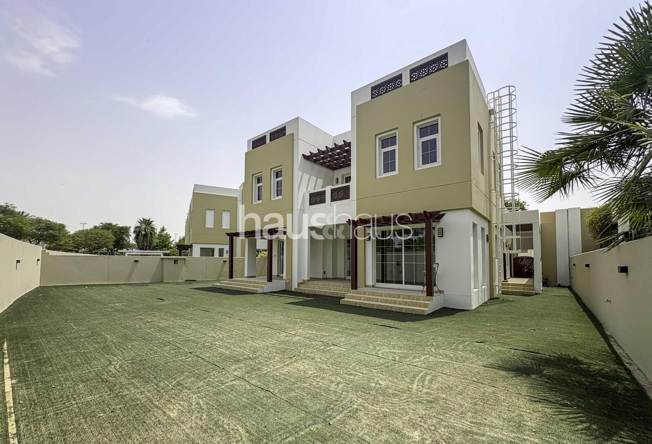 Ready to move in | Corner Unit | Massive Plot photo 20