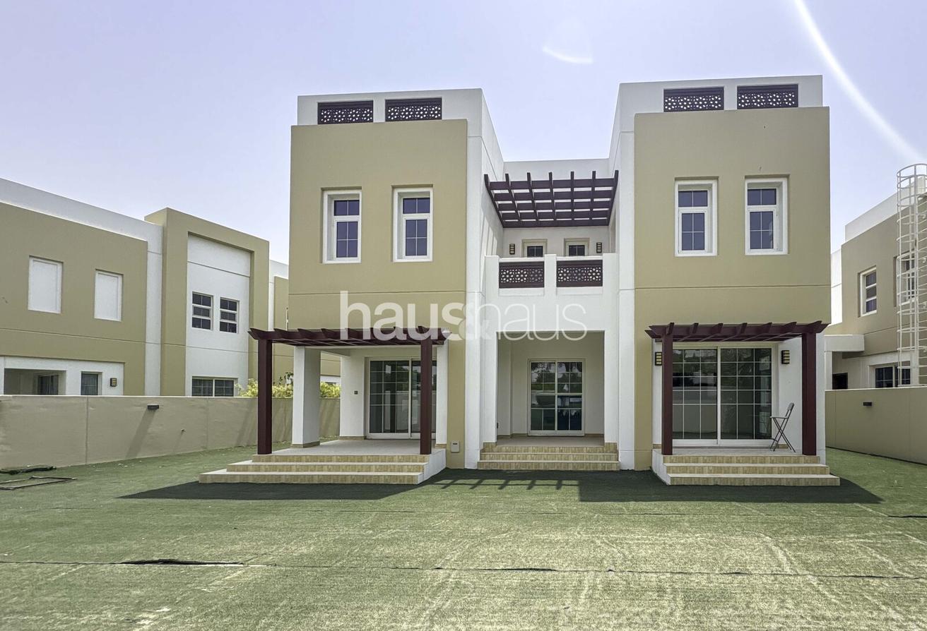 Ready to move in | Corner Unit | Massive Plot photo 22