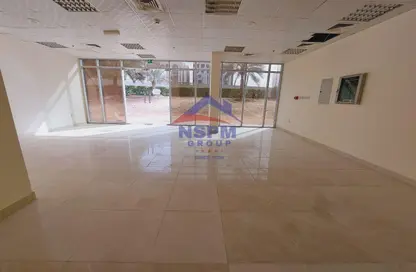 Shop - Studio - 1 Bathroom for rent in Airport Road - Abu Dhabi
