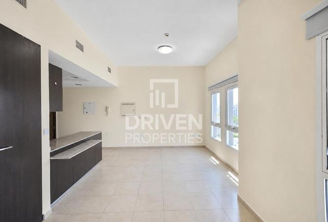Elegant Apt | Community View | Modern Living photo 2