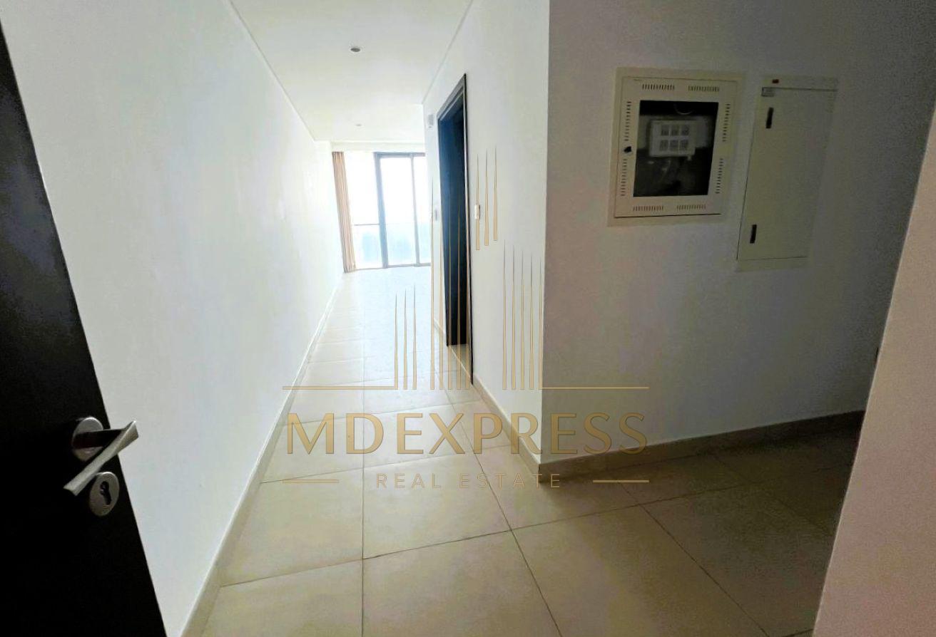 3BHK+Maids| High floor |Burj Khalifa View |Vacant photo 8