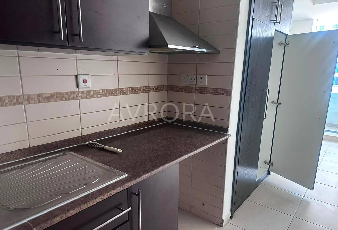 Near Metro / Unfurnished Studio/12 Cheques option photo 5