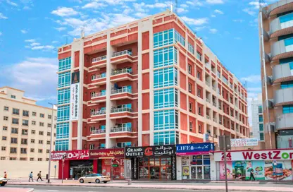Apartment - 1 Bedroom - 2 Bathrooms for rent in Al Barsha 1 - Al Barsha - Dubai