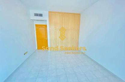 Apartment - 4 Bedrooms - 4 Bathrooms for rent in Al Mina - Abu Dhabi